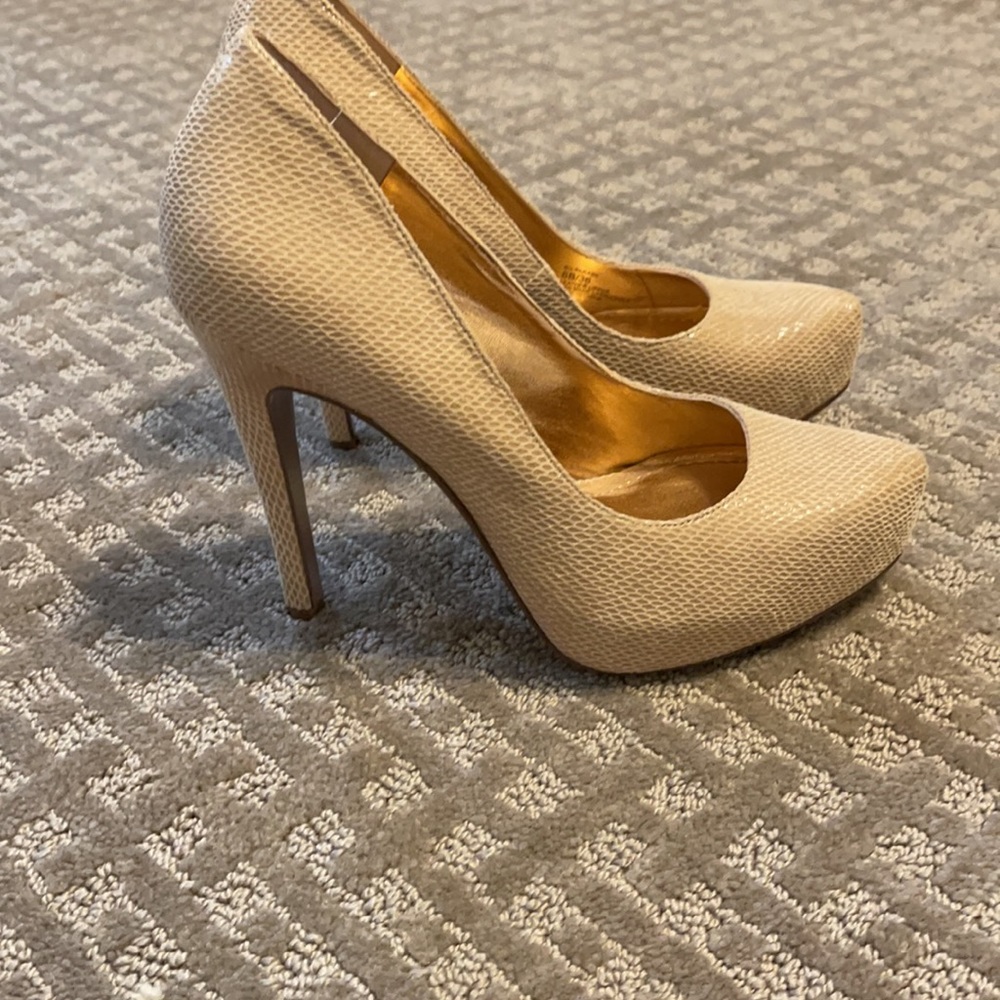 BcBGeneration Heels - Picture 2 of 4